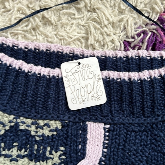 Free People crop sweater - Picture 2 of 12